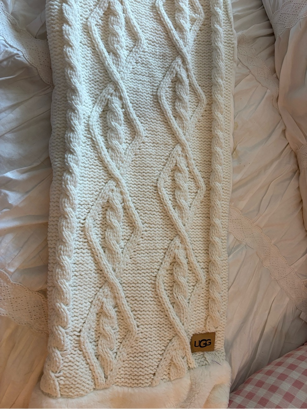 UGG  Cream Cable Knit Sherpa-Lined table runner
